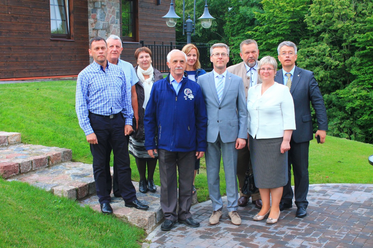 Wspólne zdjęcie delegacji wraz z przedstawicielami władz Jurbarkasu